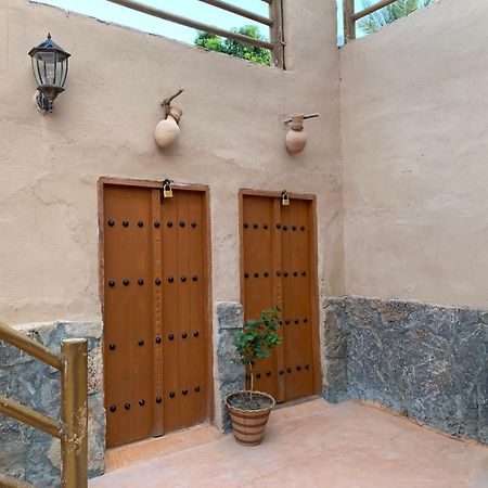 بيت نُزل السلام Bait Salam Inn Al Ḩamrāʼ Екстериор снимка