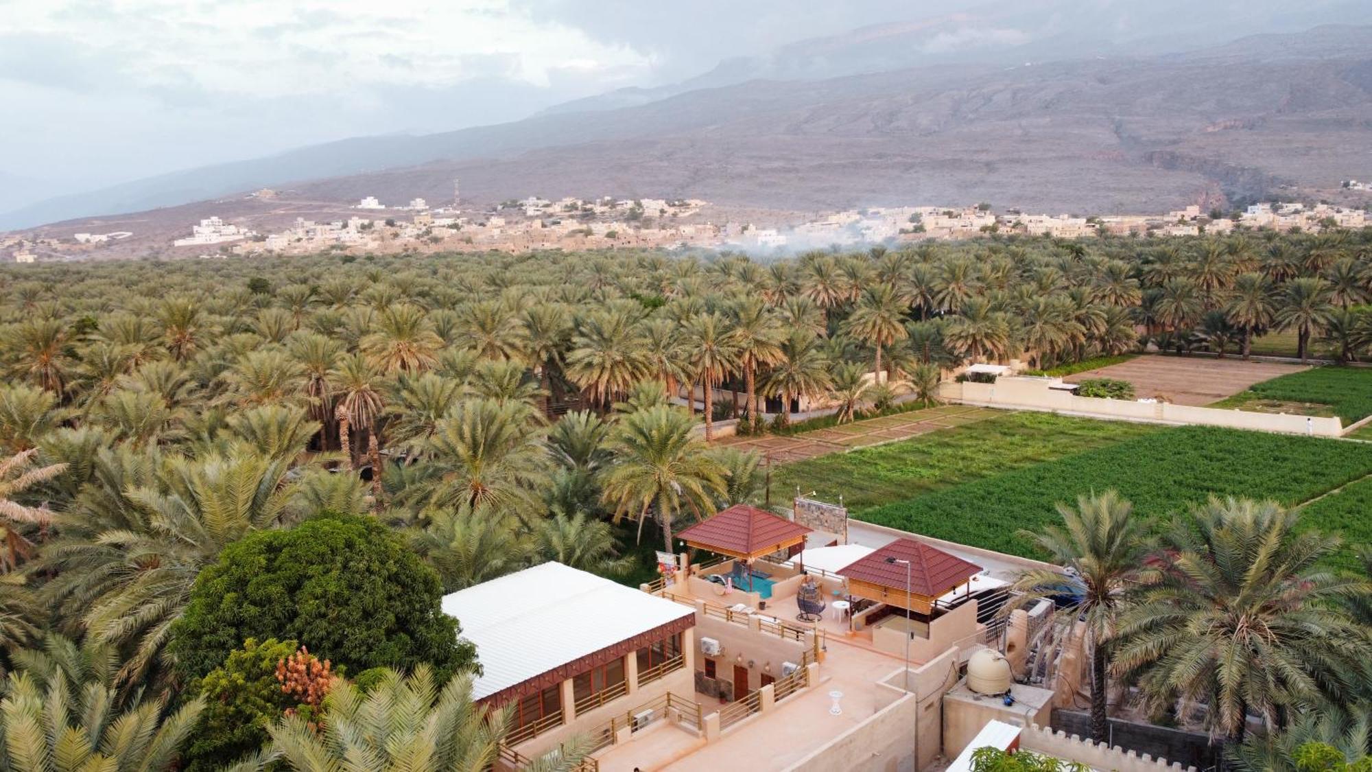 بيت نُزل السلام Bait Salam Inn Al Ḩamrāʼ Екстериор снимка