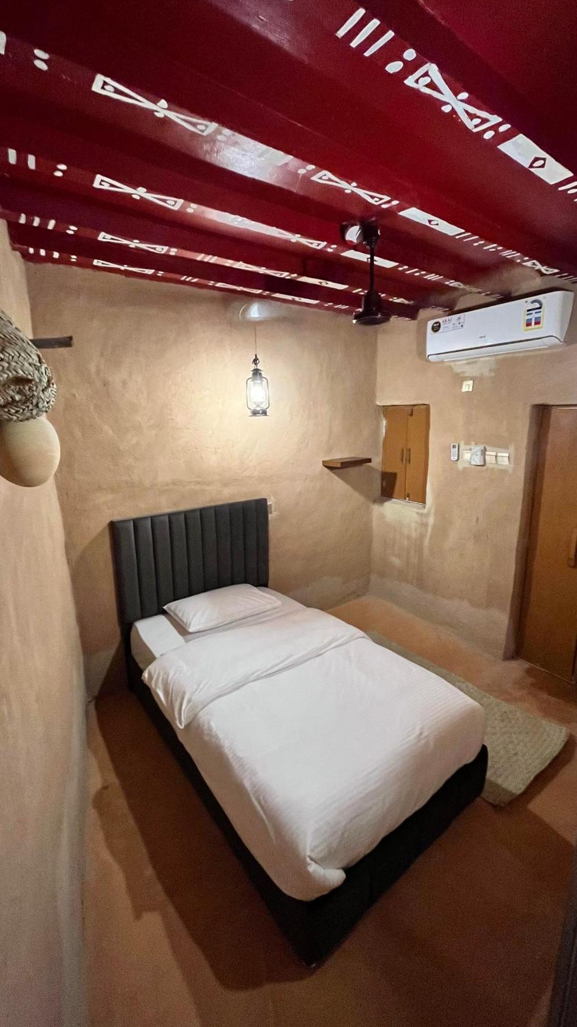 بيت نُزل السلام Bait Salam Inn Al Ḩamrāʼ Екстериор снимка