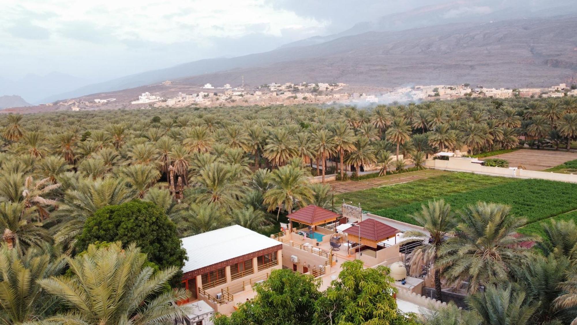 بيت نُزل السلام Bait Salam Inn Al Ḩamrāʼ Екстериор снимка