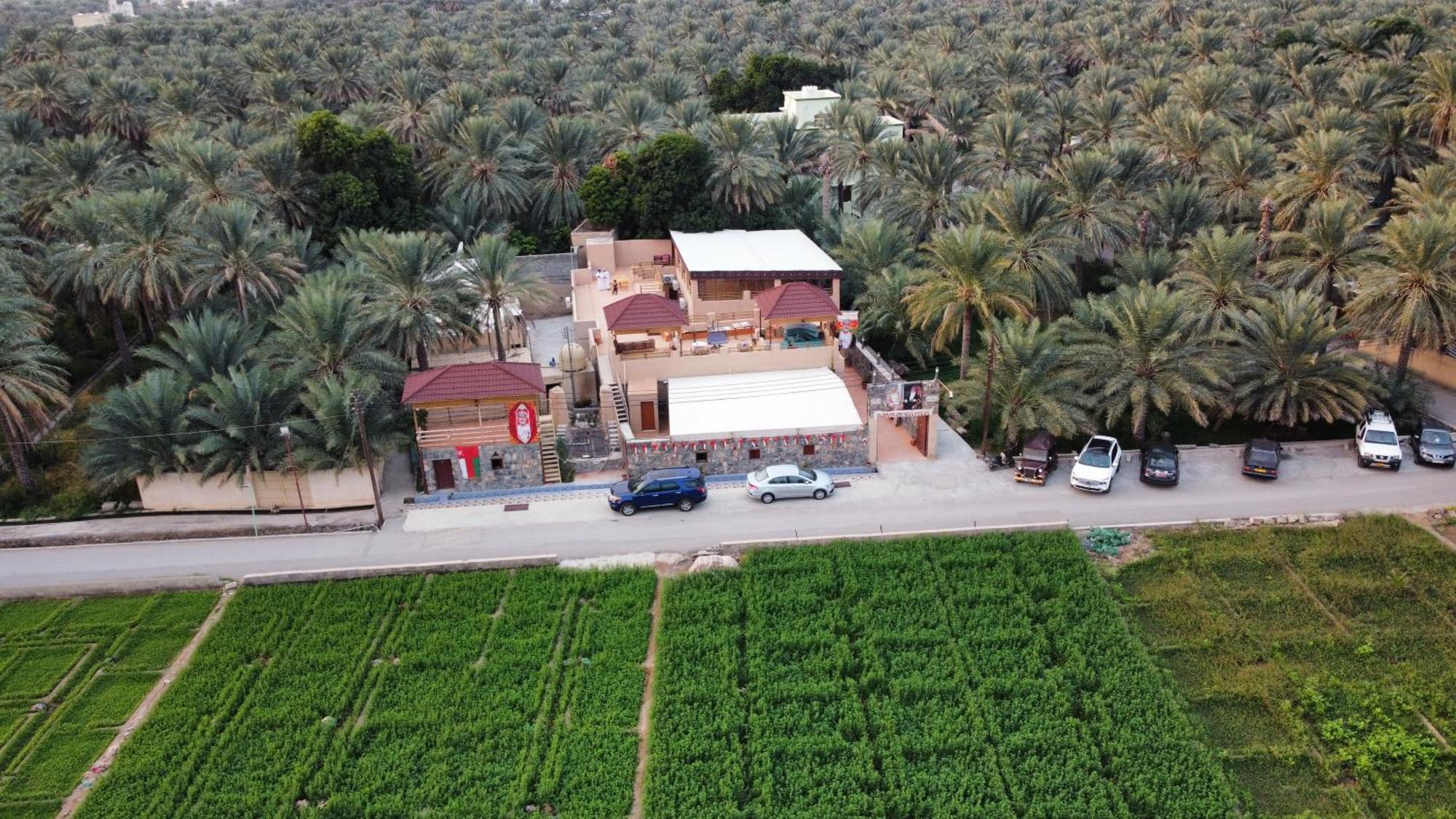 بيت نُزل السلام Bait Salam Inn Al Ḩamrāʼ Екстериор снимка