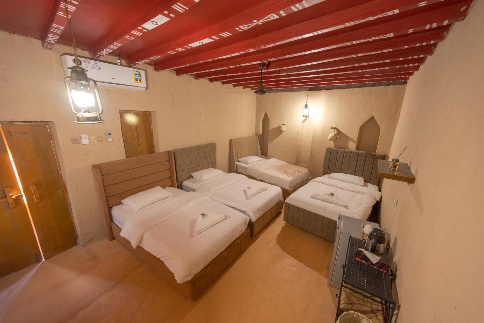 بيت نُزل السلام Bait Salam Inn Al Ḩamrāʼ Екстериор снимка