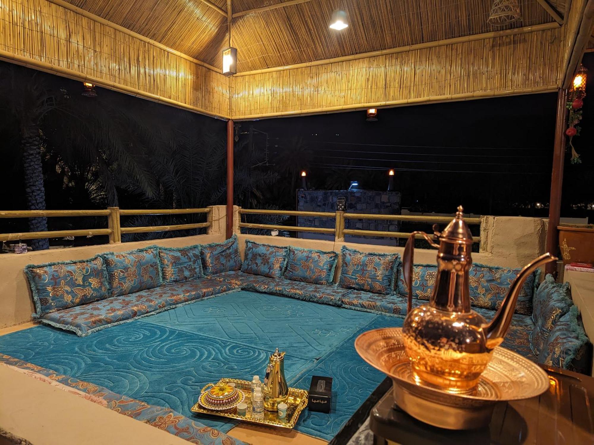 بيت نُزل السلام Bait Salam Inn Al Ḩamrāʼ Екстериор снимка