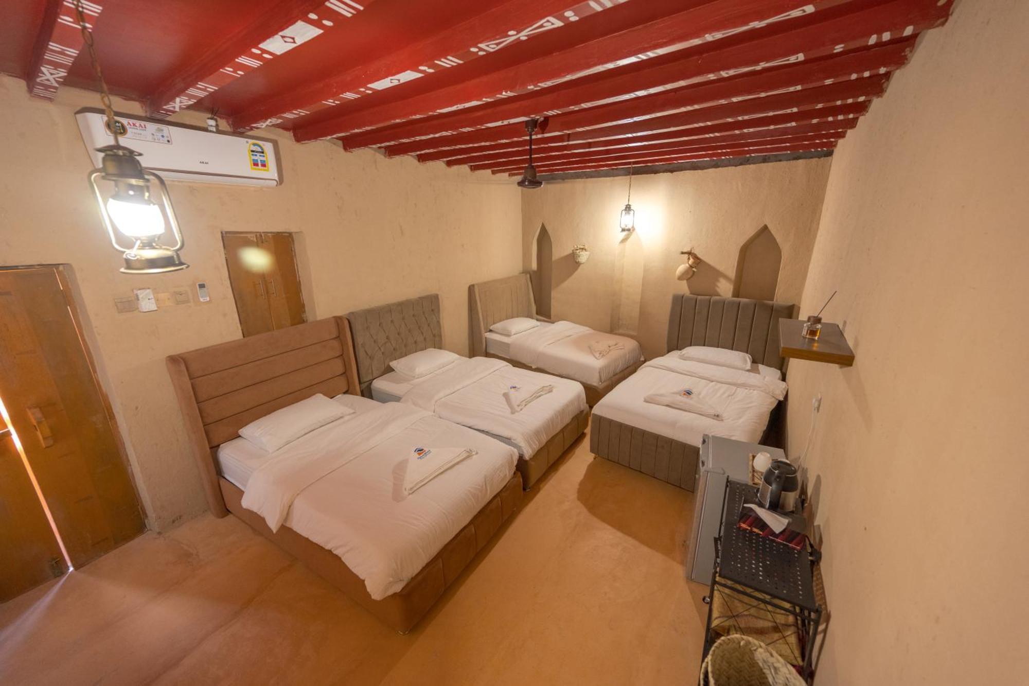 بيت نُزل السلام Bait Salam Inn Al Ḩamrāʼ Екстериор снимка
